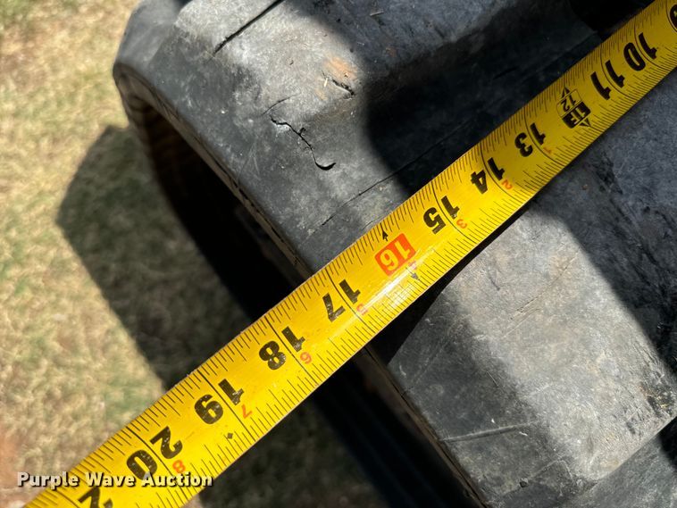 image for item NQ9713 2011 John Deere 333D tracked skid steer loader