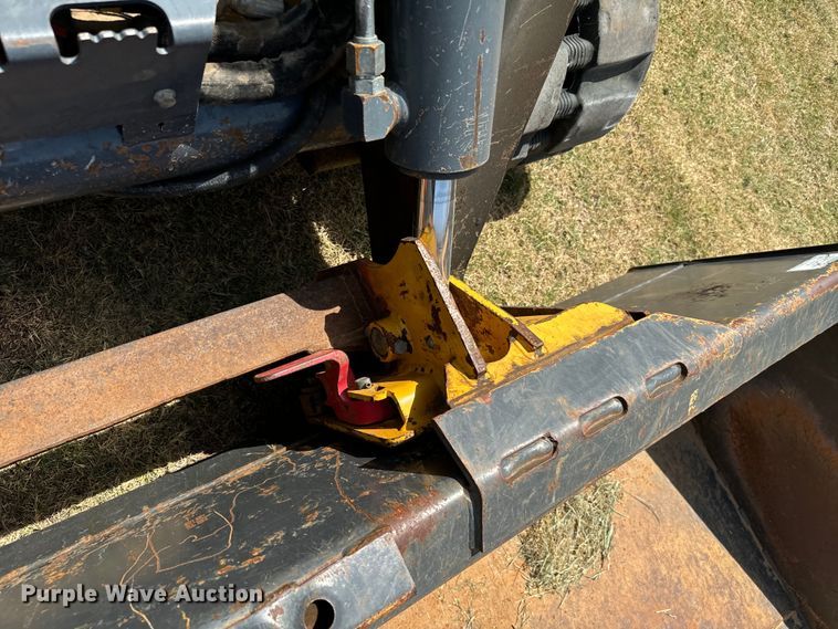 image for item NQ9713 2011 John Deere 333D tracked skid steer loader