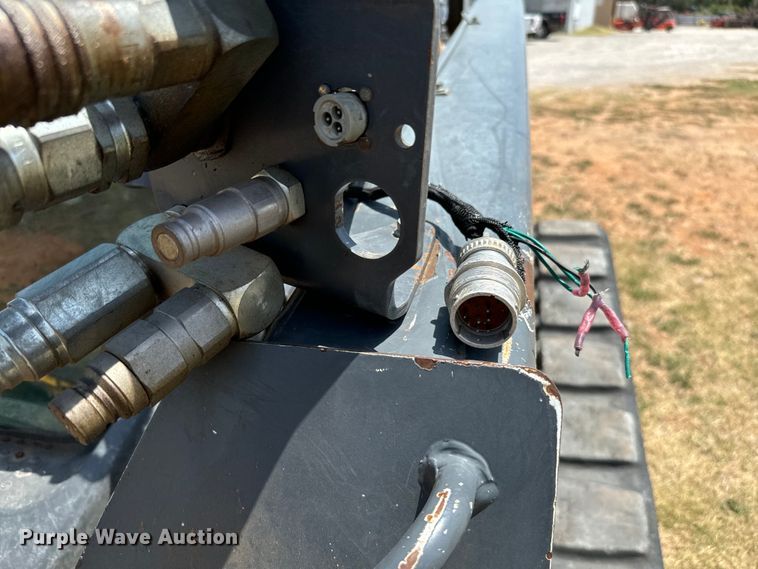 image for item NQ9713 2011 John Deere 333D tracked skid steer loader