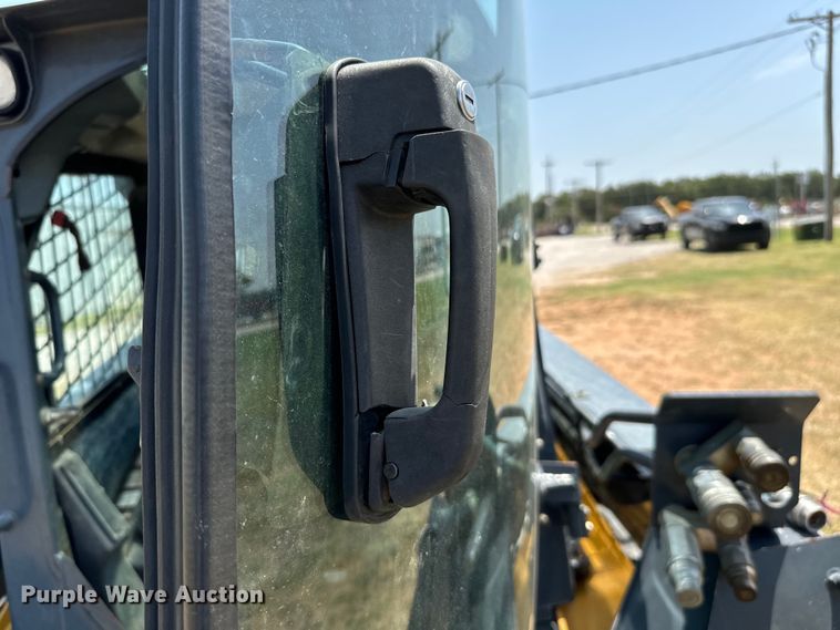 image for item NQ9713 2011 John Deere 333D tracked skid steer loader