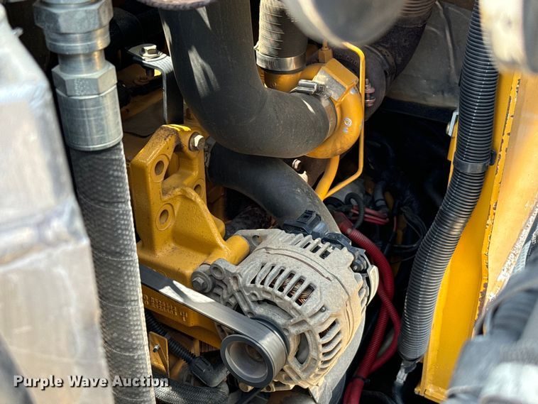 image for item NQ9713 2011 John Deere 333D tracked skid steer loader