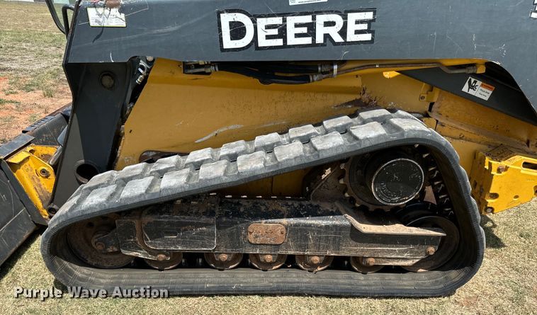 image for item NQ9713 2011 John Deere 333D tracked skid steer loader