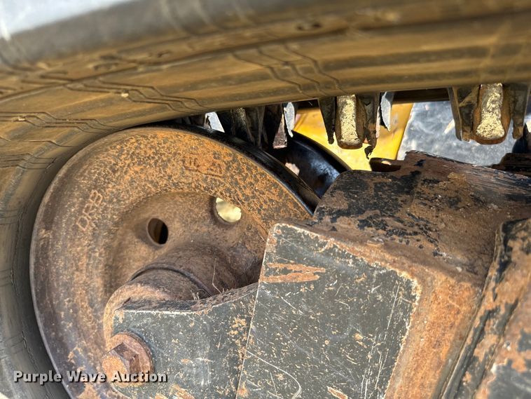 image for item NQ9713 2011 John Deere 333D tracked skid steer loader