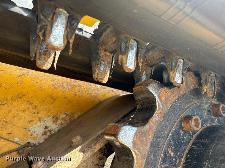 image for item NQ9713 2011 John Deere 333D tracked skid steer loader