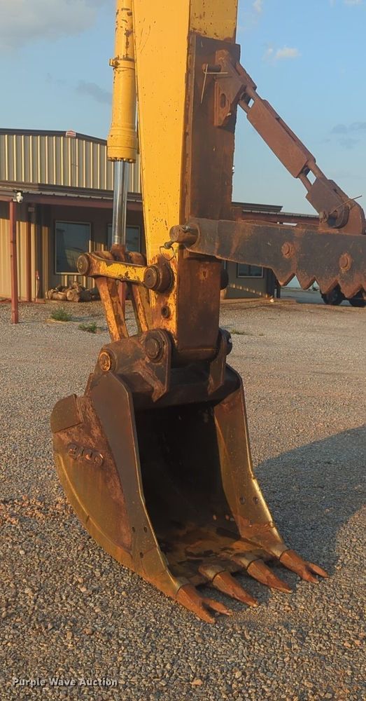 image for item NW9584 2015 Komatsu PC170LC-10 excavator