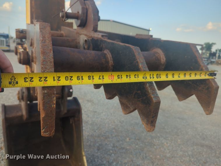 image for item NW9584 2015 Komatsu PC170LC-10 excavator