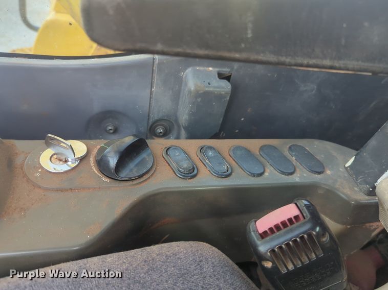 image for item NW9584 2015 Komatsu PC170LC-10 excavator