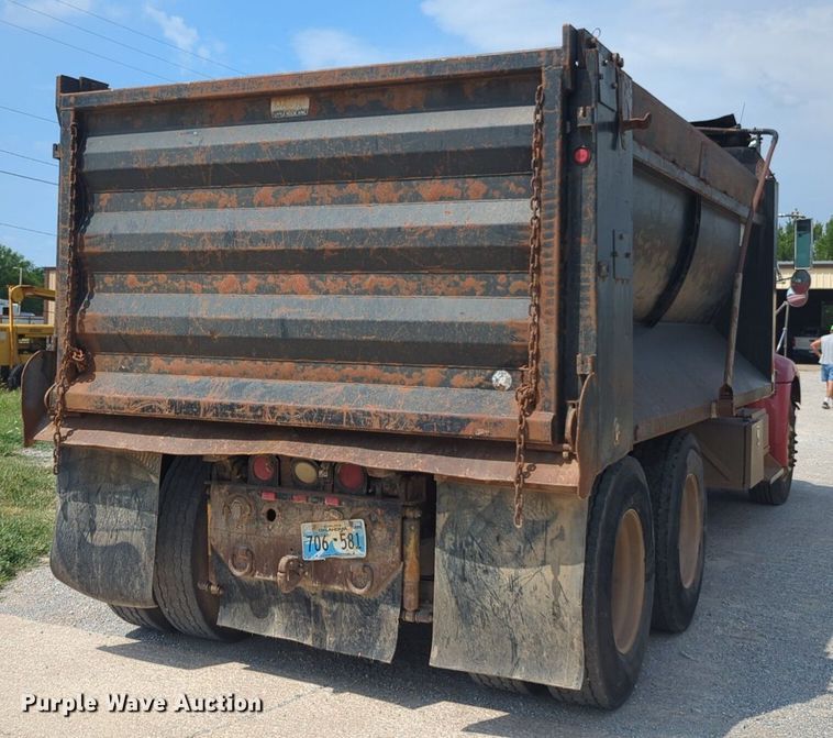 image for item NW9603 1999 International 9200 Eagle dump truck