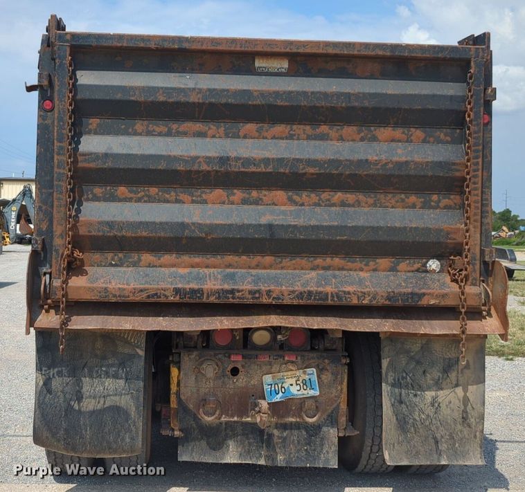 image for item NW9603 1999 International 9200 Eagle dump truck