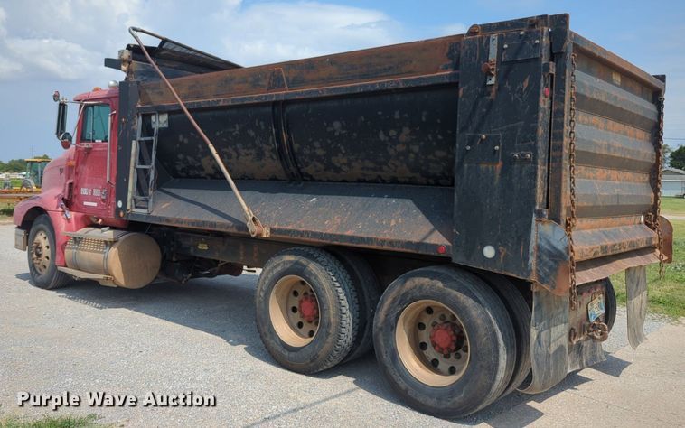 image for item NW9603 1999 International 9200 Eagle dump truck