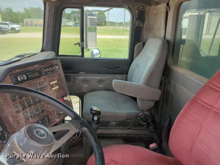 image for item NW9603 1999 International 9200 Eagle dump truck