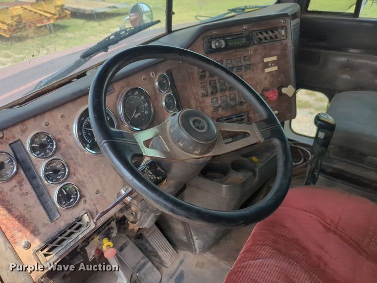 image for item NW9603 1999 International 9200 Eagle dump truck