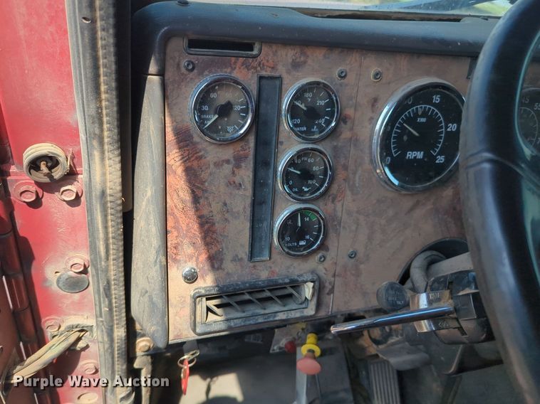 image for item NW9603 1999 International 9200 Eagle dump truck