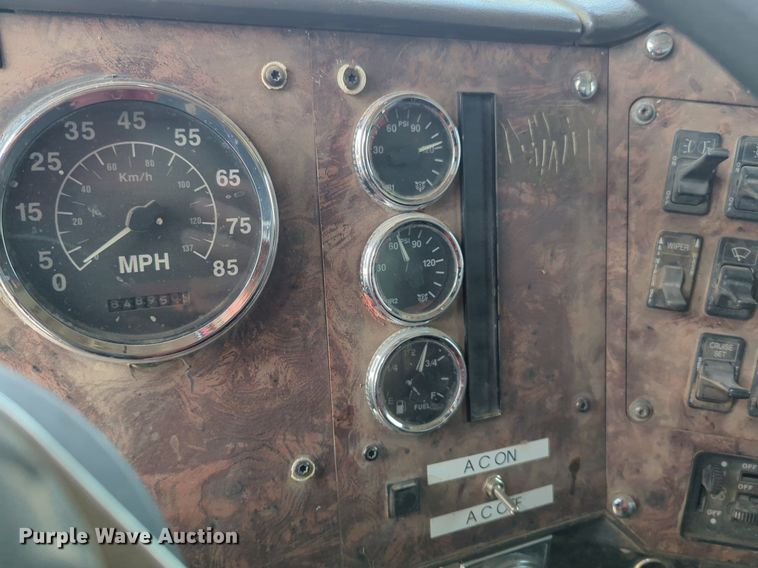 image for item NW9603 1999 International 9200 Eagle dump truck