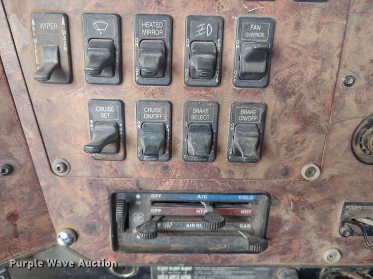 image for item NW9603 1999 International 9200 Eagle dump truck