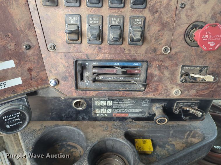 image for item NW9603 1999 International 9200 Eagle dump truck