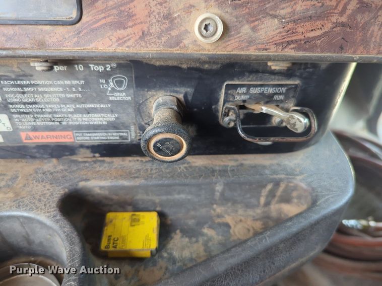 image for item NW9603 1999 International 9200 Eagle dump truck