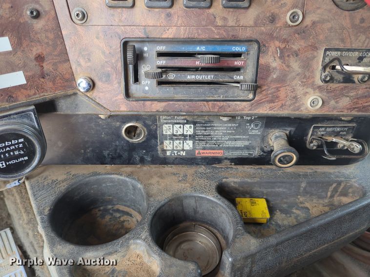 image for item NW9603 1999 International 9200 Eagle dump truck