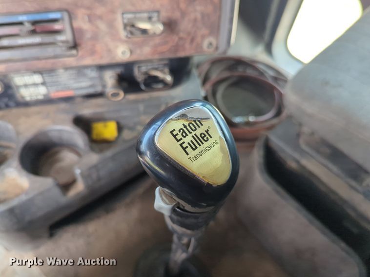 image for item NW9603 1999 International 9200 Eagle dump truck