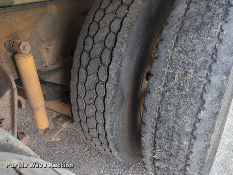 image for item NW9603 1999 International 9200 Eagle dump truck