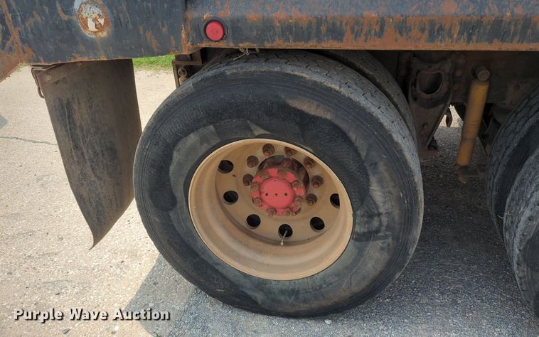 image for item NW9603 1999 International 9200 Eagle dump truck