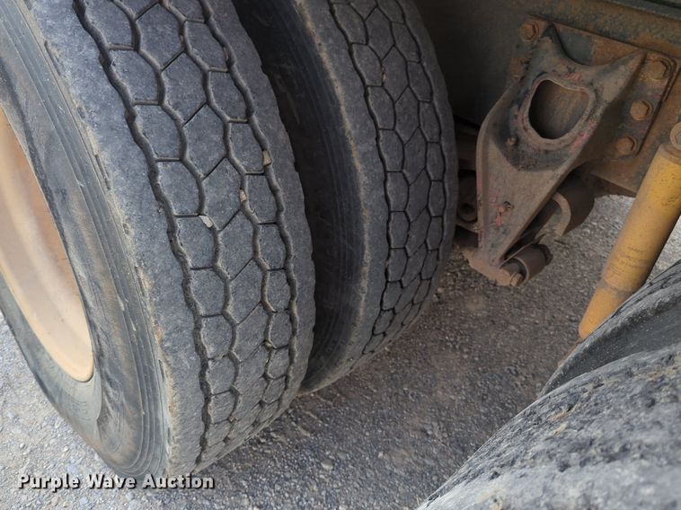 image for item NW9603 1999 International 9200 Eagle dump truck