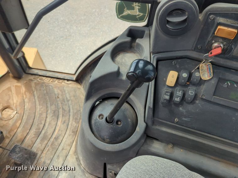 image for item NW9604 2008 John Deere 310SJ backhoe