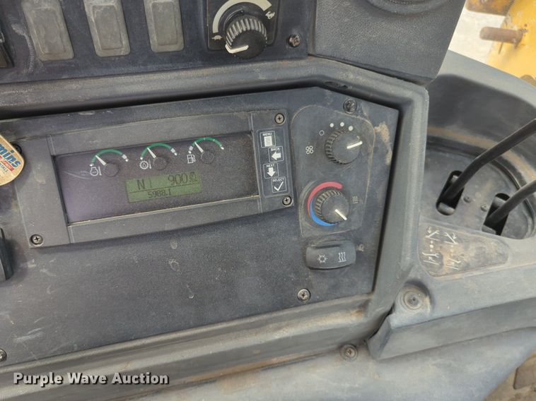 image for item NW9604 2008 John Deere 310SJ backhoe