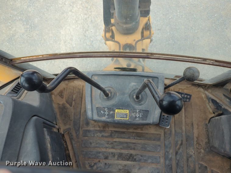 image for item NW9604 2008 John Deere 310SJ backhoe