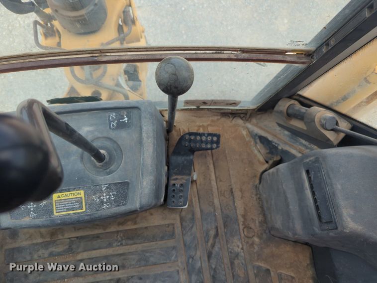 image for item NW9604 2008 John Deere 310SJ backhoe