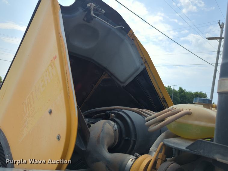 image for item NW9604 2008 John Deere 310SJ backhoe