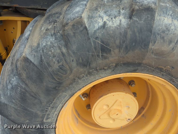 image for item NW9604 2008 John Deere 310SJ backhoe