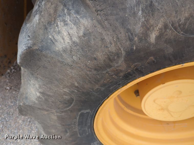 image for item NW9604 2008 John Deere 310SJ backhoe