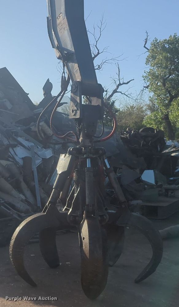 image for item NW9639 Fuchs scrap grapple