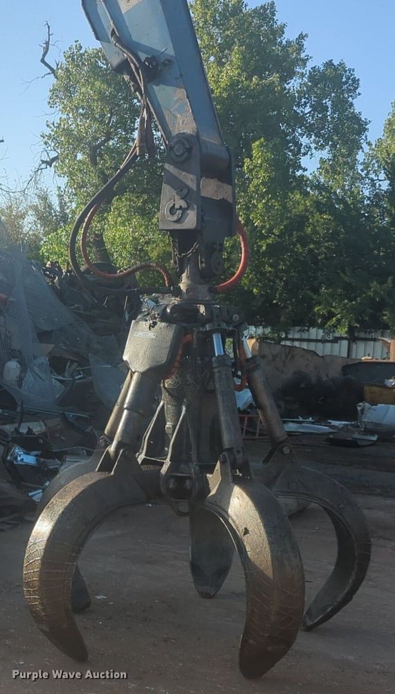 image for item NW9639 Fuchs scrap grapple