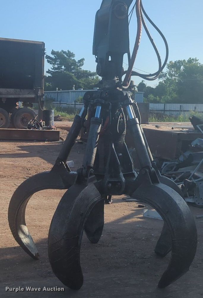 image for item NW9639 Fuchs scrap grapple