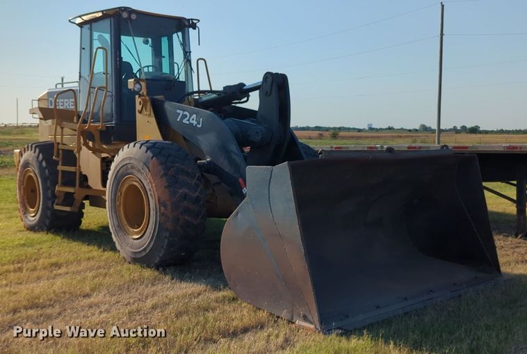 image for item NW9668 2007 John Deere 724J wheel loader