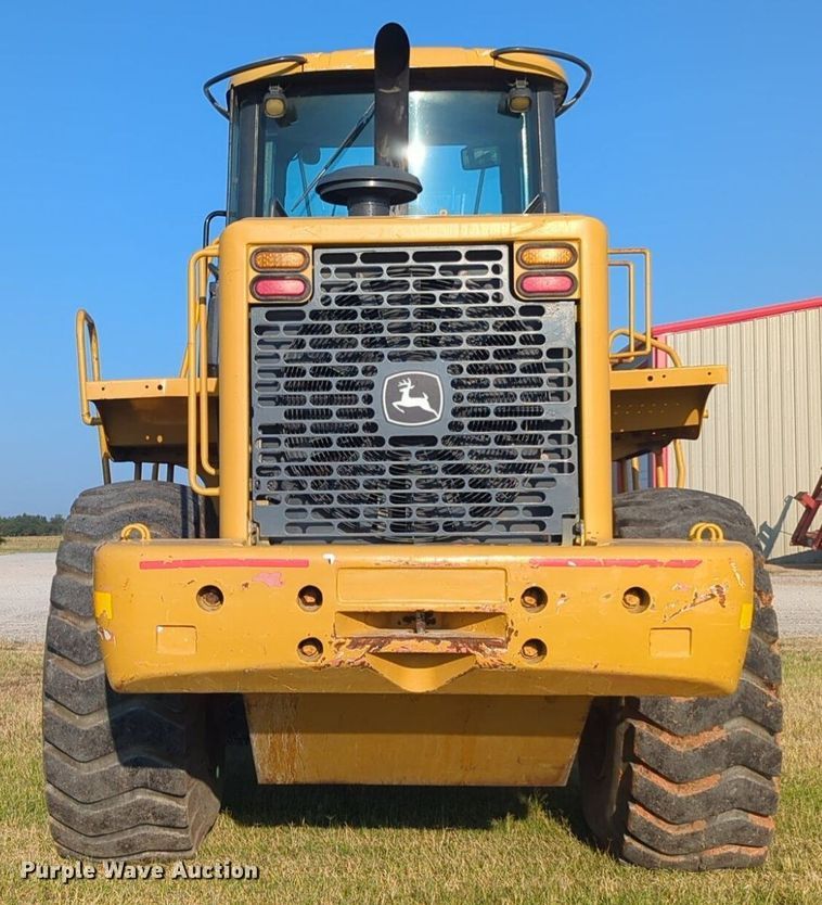 image for item NW9668 2007 John Deere 724J wheel loader