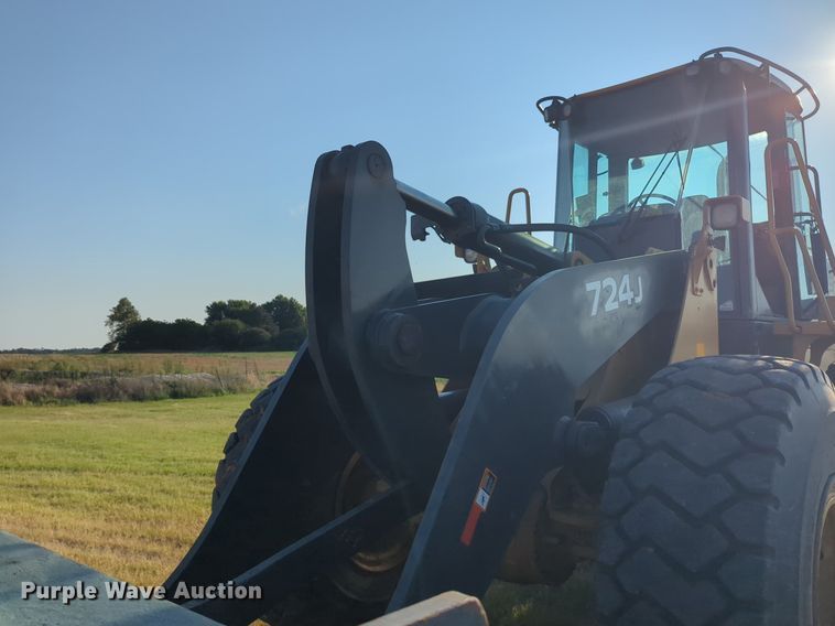 image for item NW9668 2007 John Deere 724J wheel loader