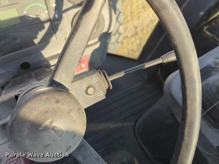 image for item NW9668 2007 John Deere 724J wheel loader