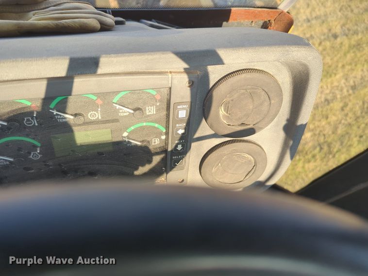 image for item NW9668 2007 John Deere 724J wheel loader