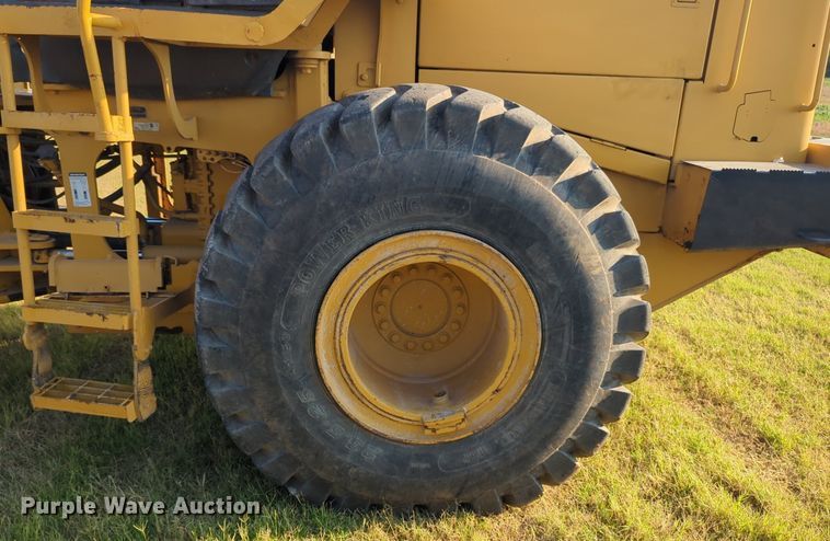 image for item NW9668 2007 John Deere 724J wheel loader