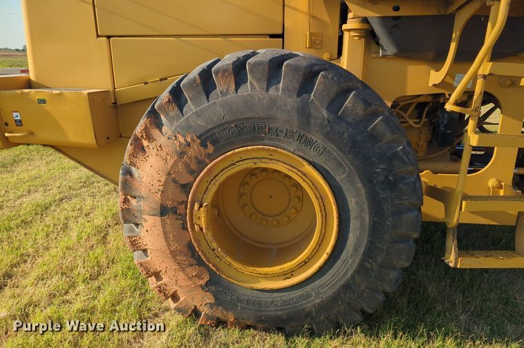 image for item NW9668 2007 John Deere 724J wheel loader