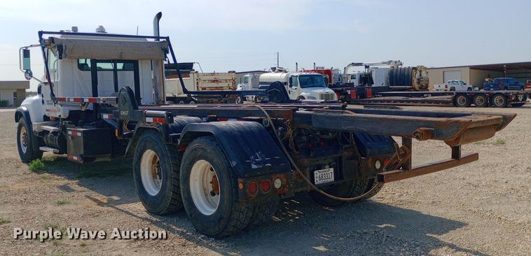 image for item NY9326 2007 Mack CV713 roll-off container truck