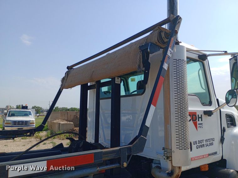 image for item NY9326 2007 Mack CV713 roll-off container truck