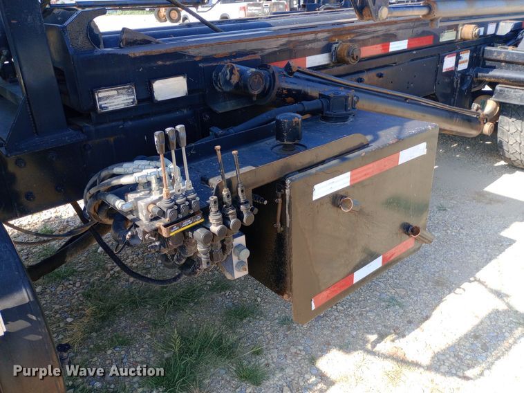 image for item NY9326 2007 Mack CV713 roll-off container truck