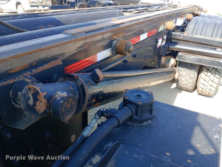 image for item NY9326 2007 Mack CV713 roll-off container truck