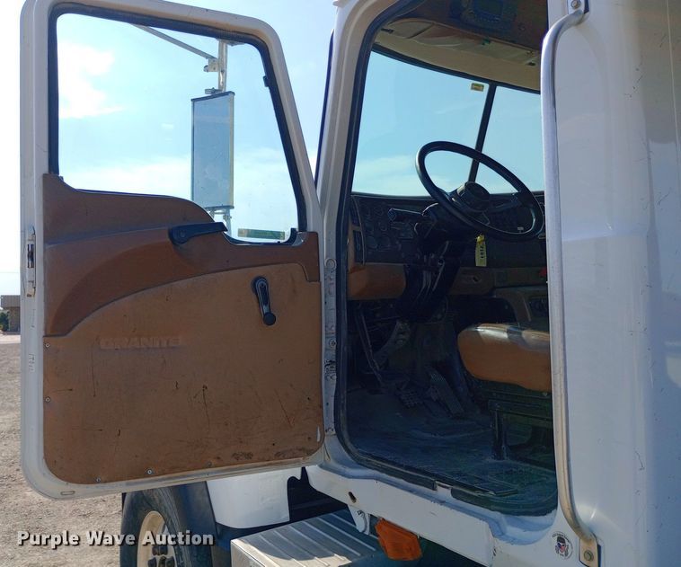 image for item NY9326 2007 Mack CV713 roll-off container truck