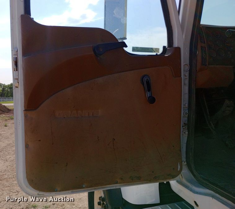 image for item NY9326 2007 Mack CV713 roll-off container truck