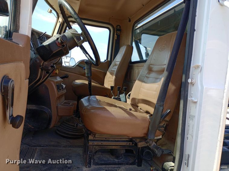 image for item NY9326 2007 Mack CV713 roll-off container truck